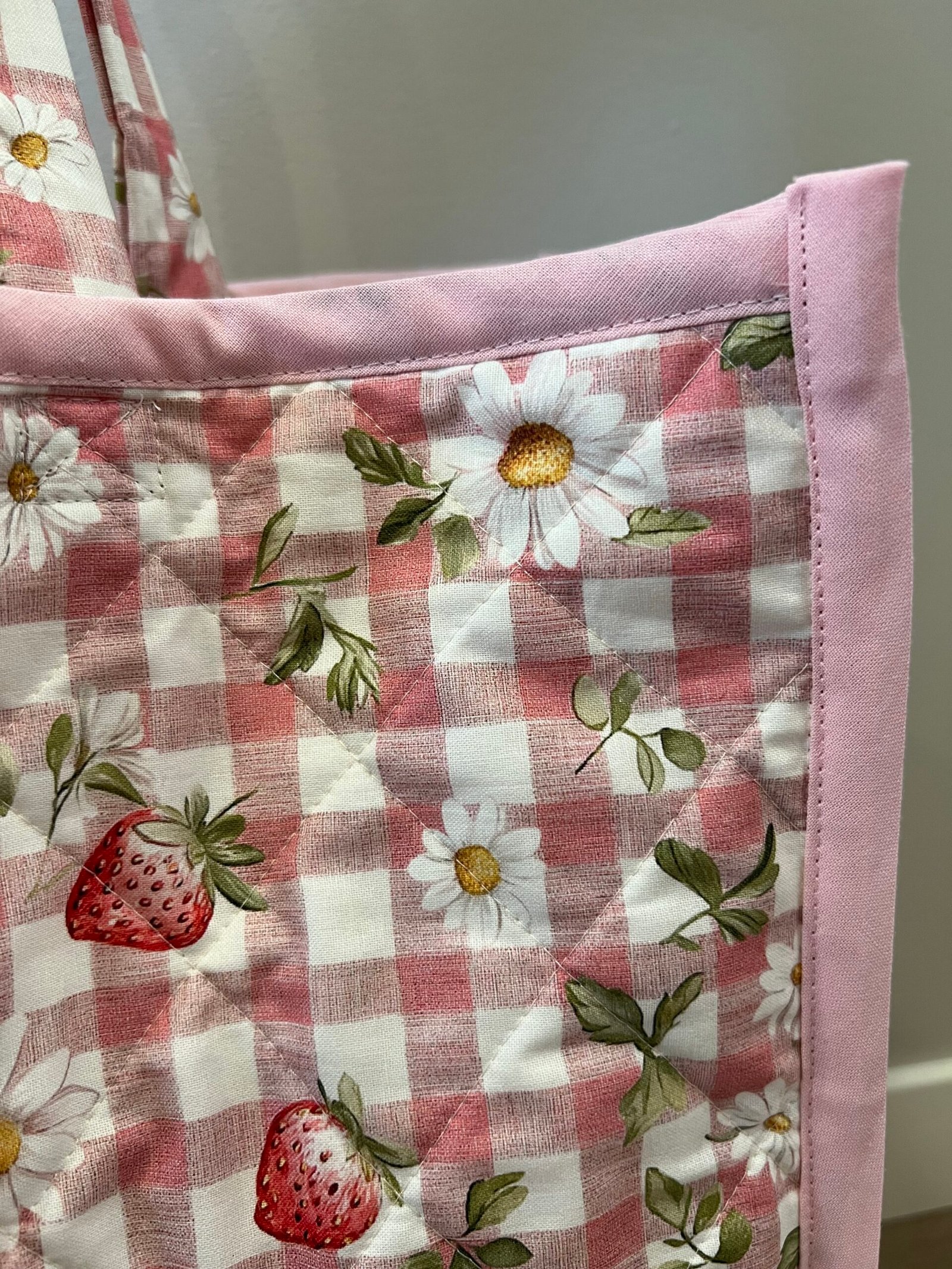 XL Quilted Boxy Everyday Tote in Strawberry Fields - Image 3