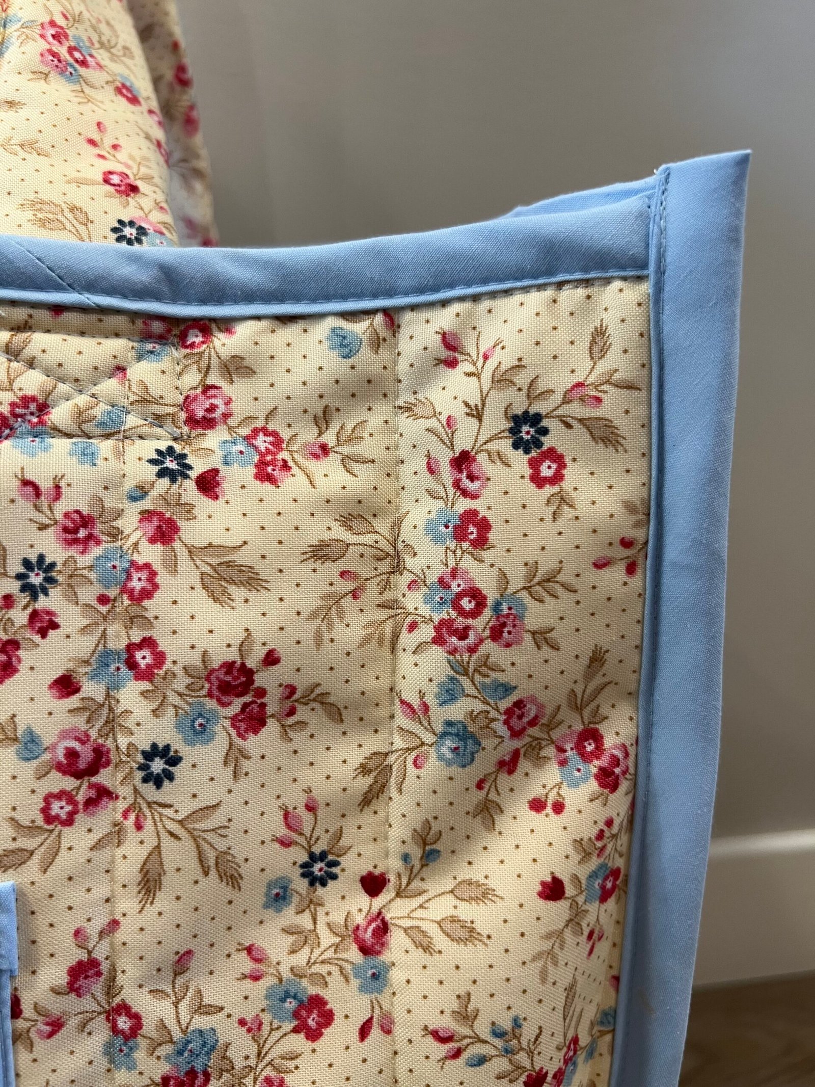 Quilted Boxy Everyday Tote in Western Floral Blue - Image 2