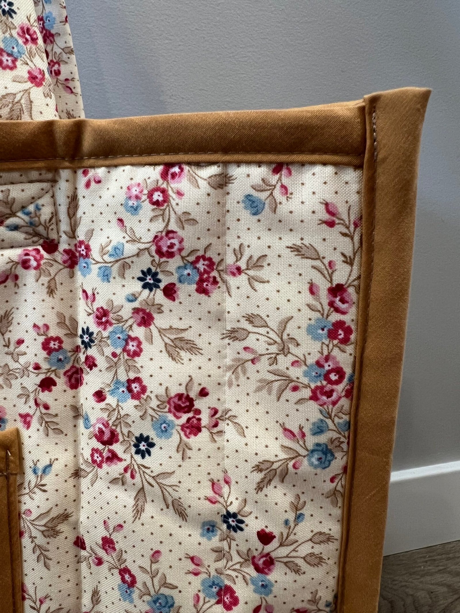 Quilted Boxy Everyday Tote in Western Floral Neutral - Image 2