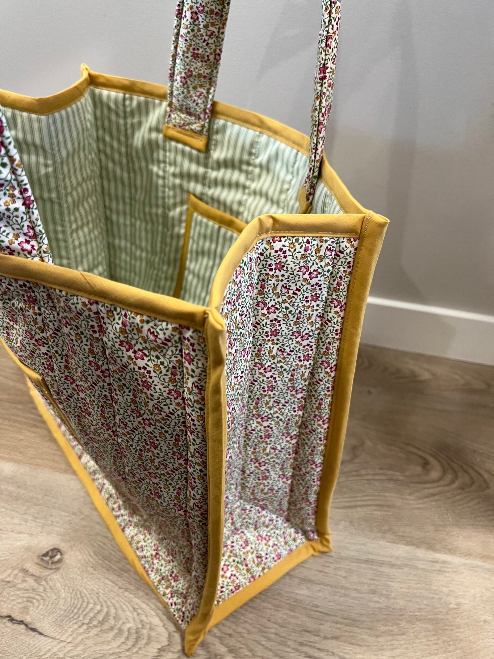 Quilted Boxy Everyday Tote in Dainty Western Floral - Image 3