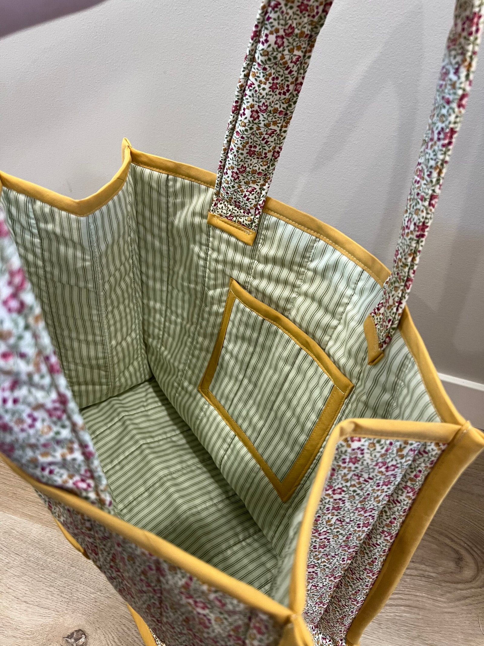 Quilted Boxy Everyday Tote in Dainty Western Floral - Image 4