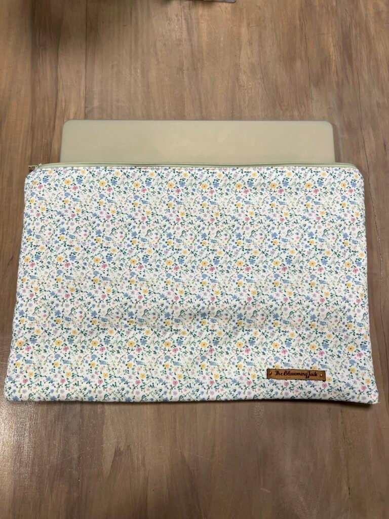 Quilted Laptop Sleeve - 15/16in - Spring Floral